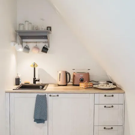 Kaksteist Gostinjska kuća Haapsalu