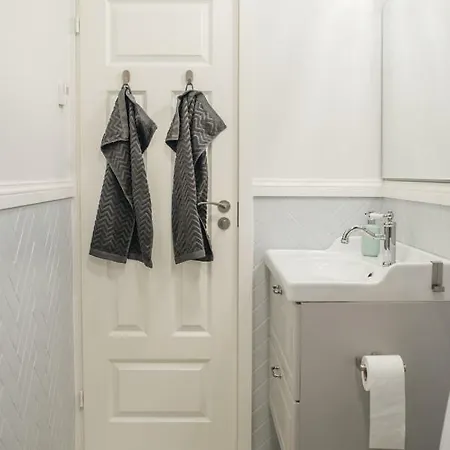 Kaksteist Gostinjska kuća Haapsalu