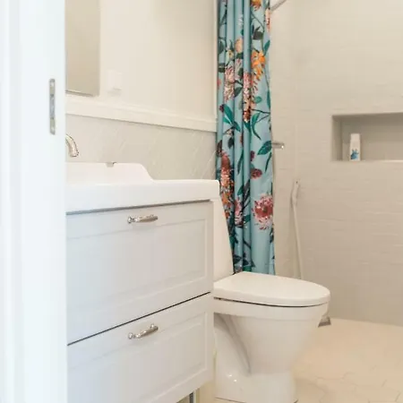 Kaksteist Gostinjska kuća 3*