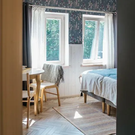 Kaksteist Gostinjska kuća 3*