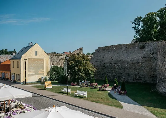 Guest house Kaksteist 3*