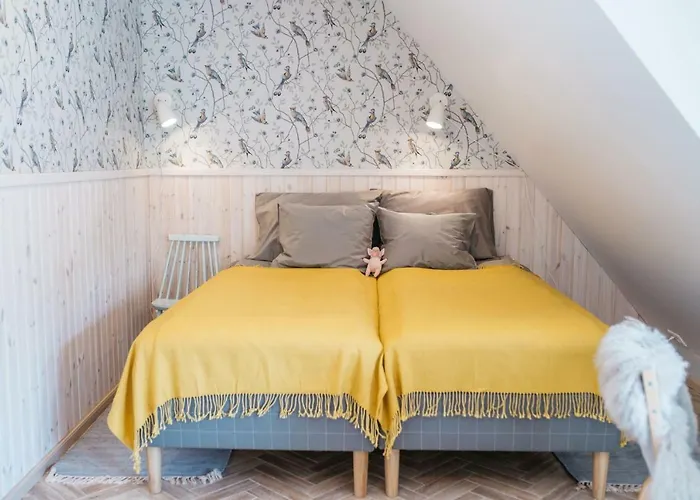 Guest house Kaksteist 3*