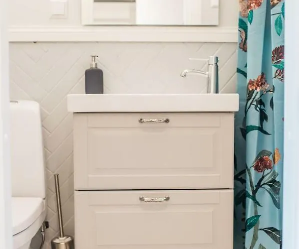 Kaksteist Guest house 3*