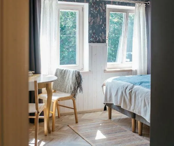 Kaksteist Guest house 3*